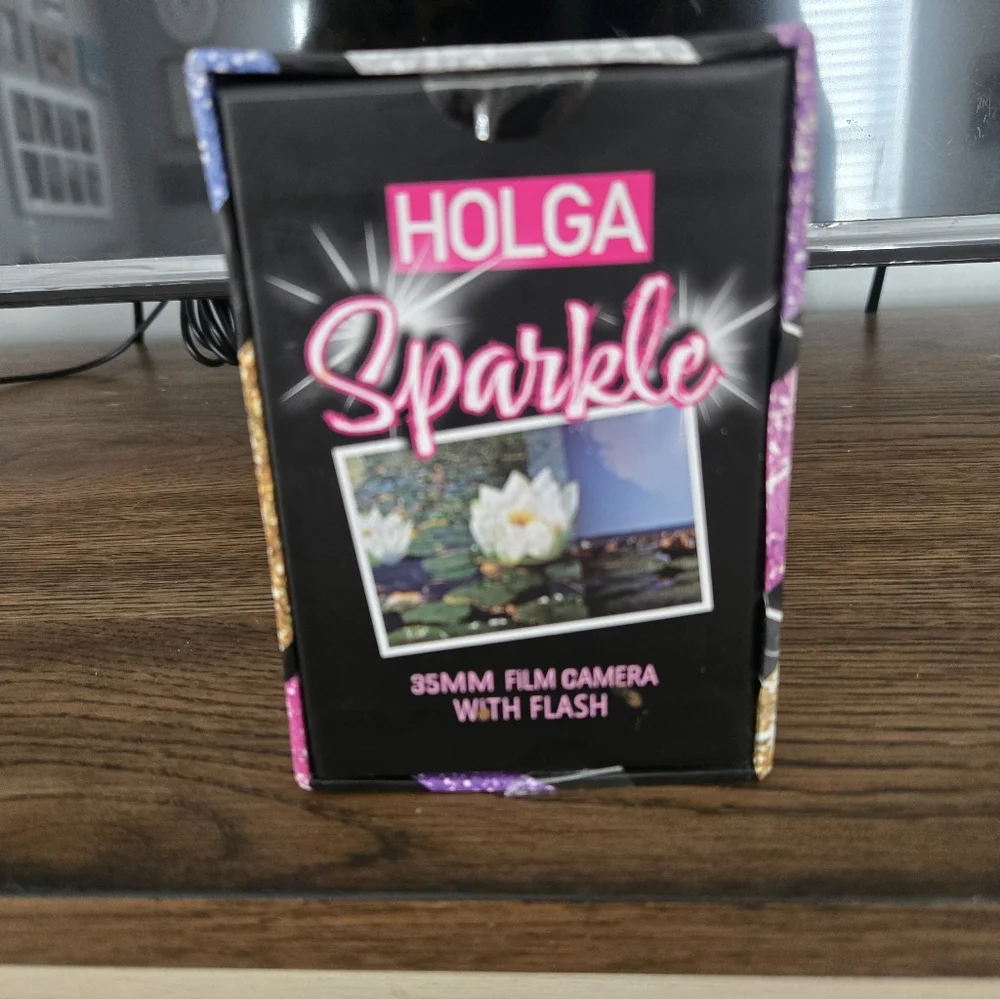 NIB Holga 135FC 35mm Film Camera – Classic Lomography